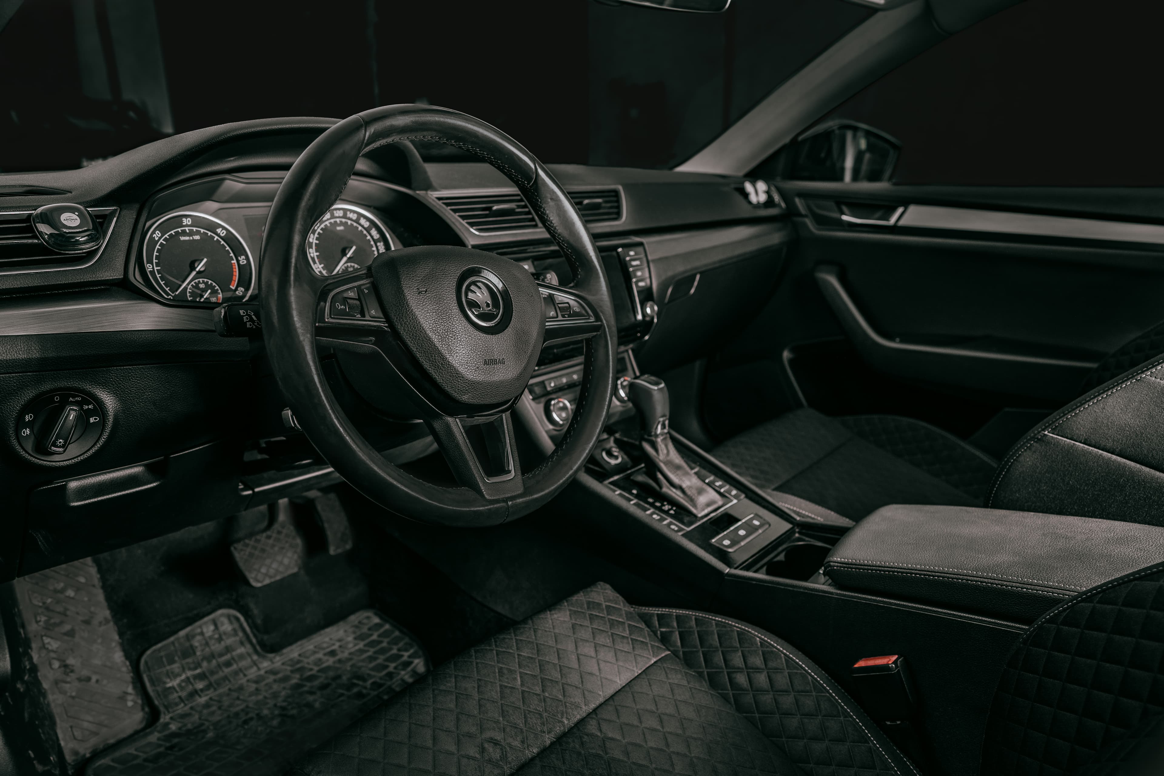 ŠKODA SUPERB 2.0 TDI thumbnail 2